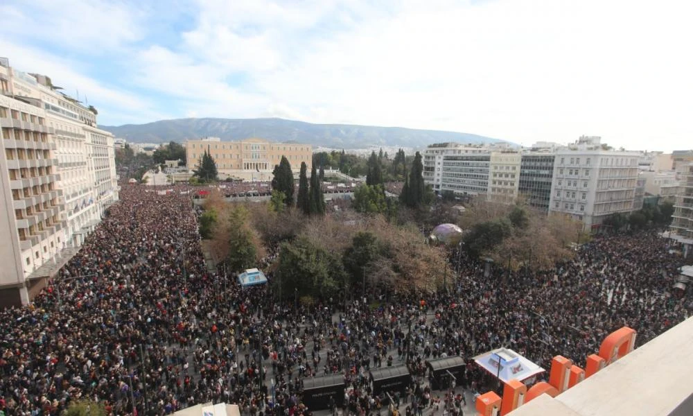 Ανατροπή της πολιτικής επικαιρότητας προκάλεσαν τα Τέμπη: Ολοταχώς προς συζήτηση στη Βουλή μετά την πρόταση ΣΥΡΙΖΑ